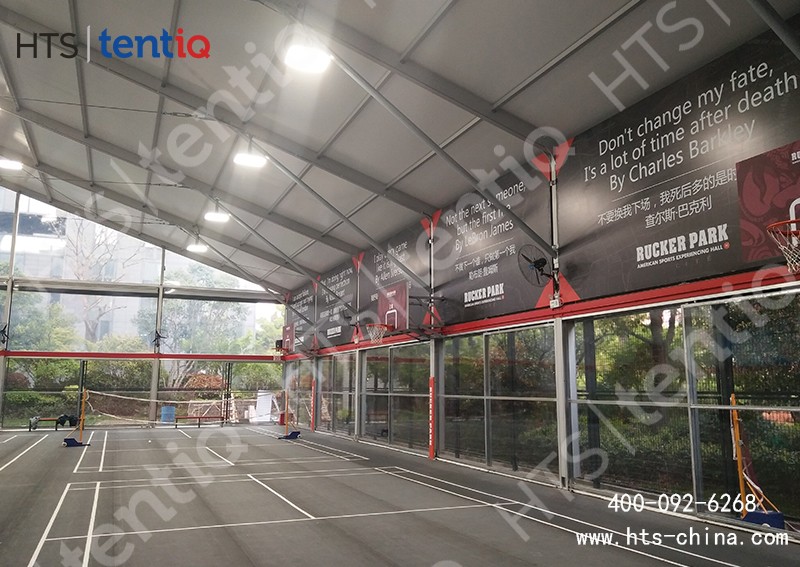 籃球館的棚子框架為鋁合金材質(zhì)，戶外長期使用可用30年左右