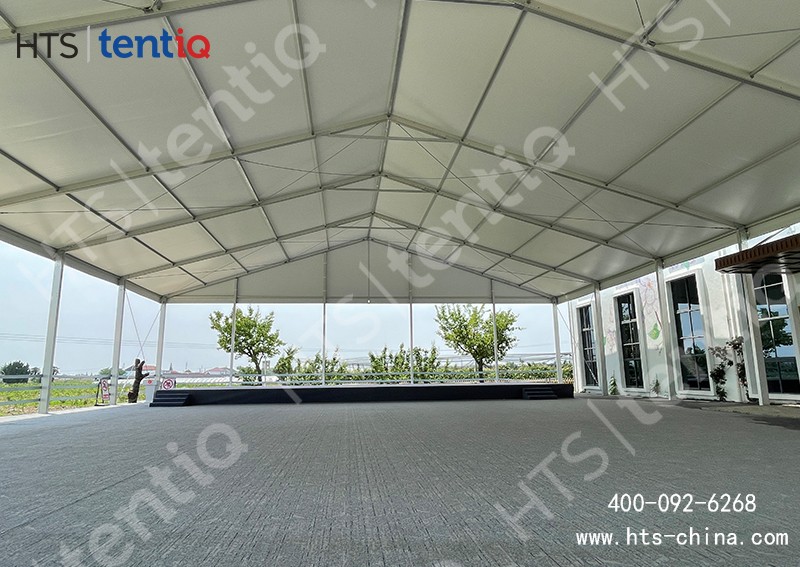 接近700平方的活動(dòng)篷房 接近700平方的活動(dòng)篷房