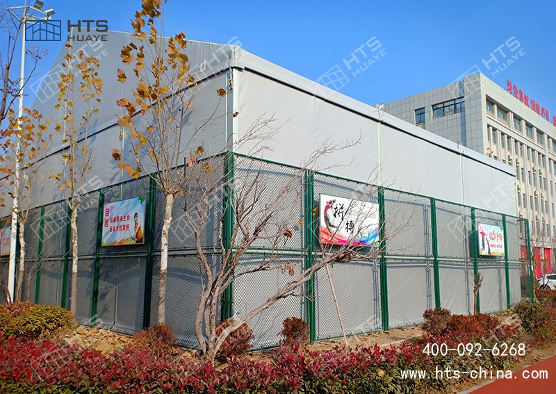 羽毛球篷房建設為球員們撐起一片不受風雨干擾的運動空間